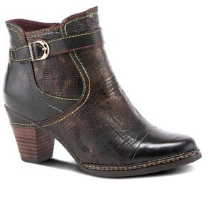 L’Artiste Spring Step Captivate Leather Booties sz 38 (fits like a US size 7)